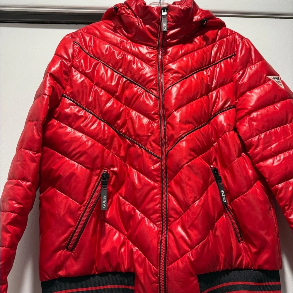 Guess Women’s Large Red Quilted Puffer Full-Zip Coat - Picture 3 of 4